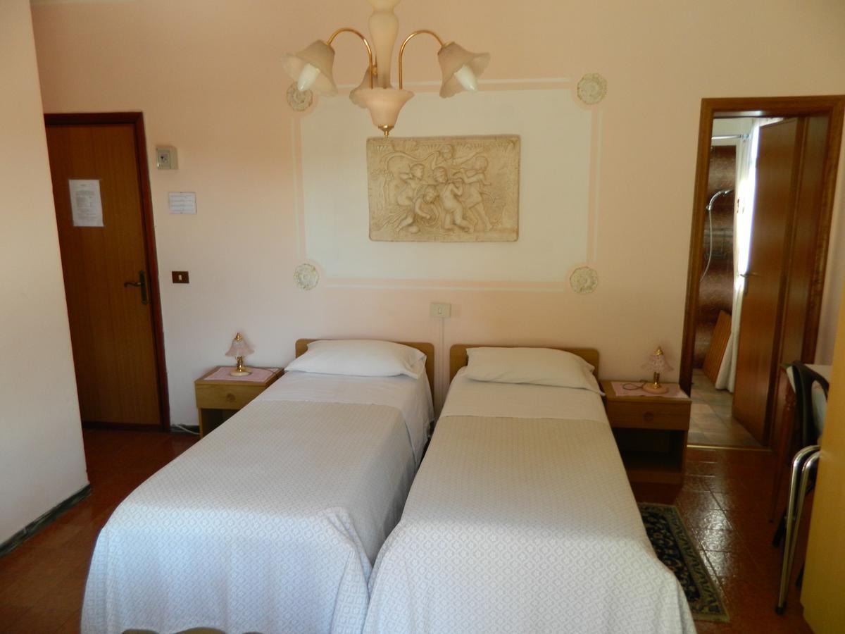 مونتيكاتيني تيرمي B&B Casa Fedora المظهر الخارجي الصورة
